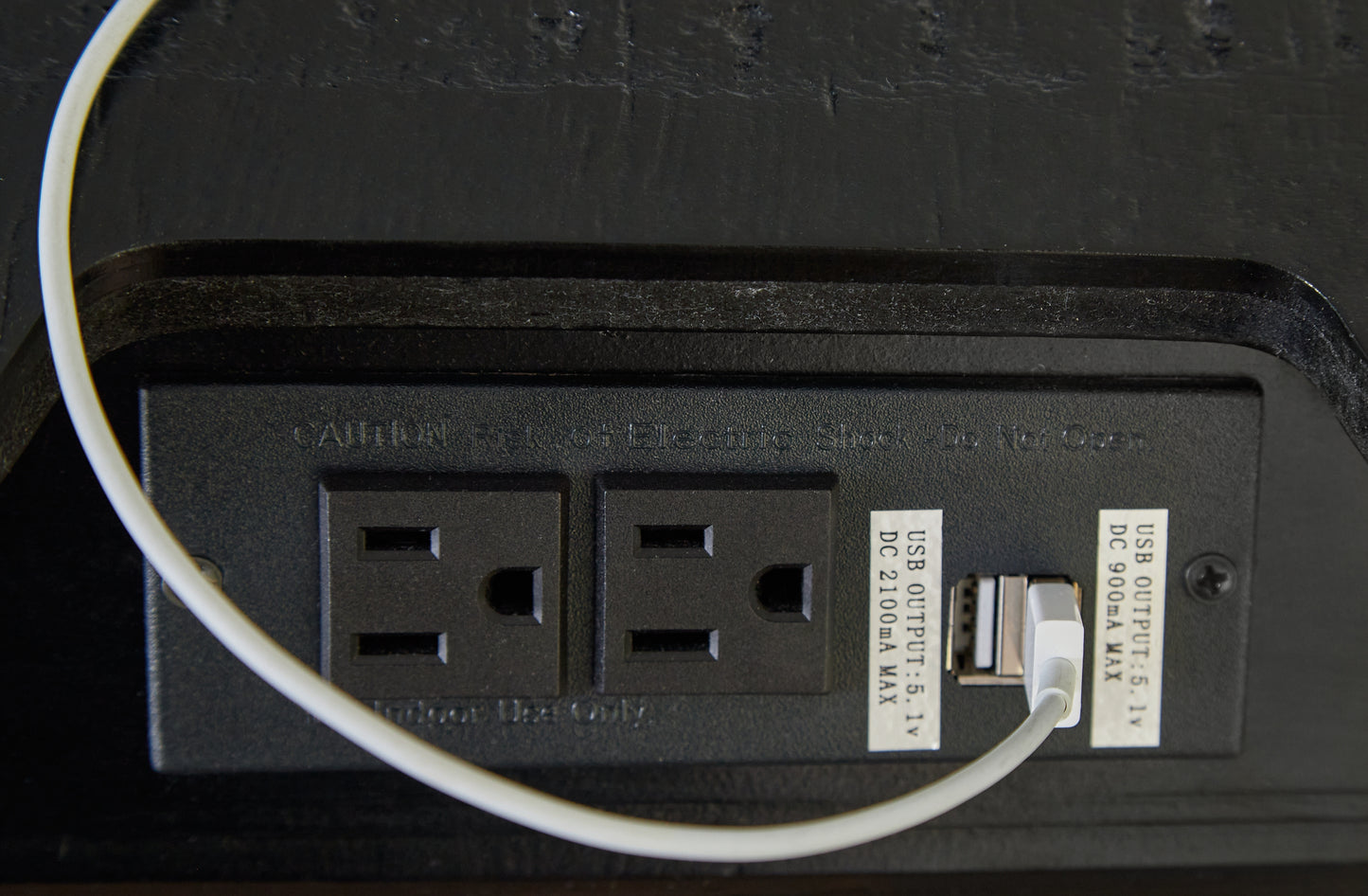 Londer King Panel Bed with Mirrored Dresser and Nightstand